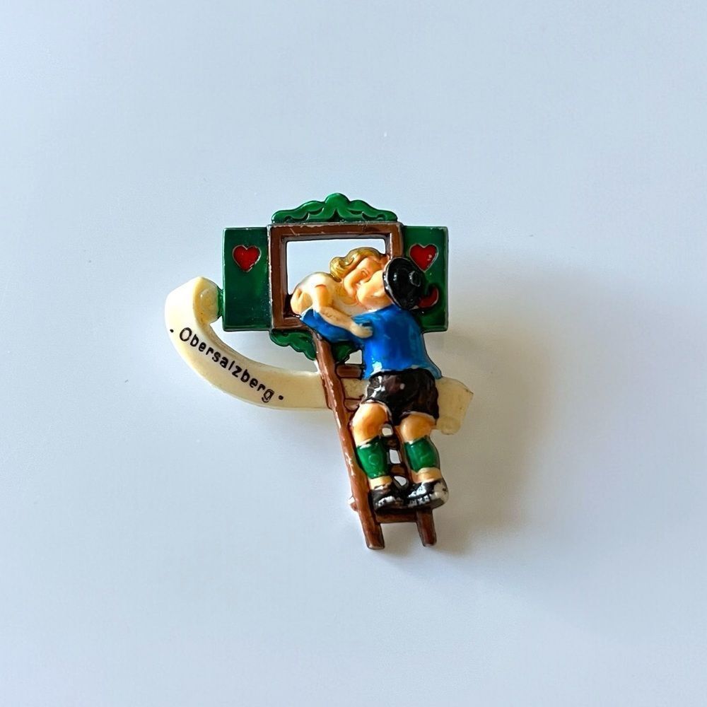 Vintage Old Celluloid Plastic German Brooch Boy Girl Kissing